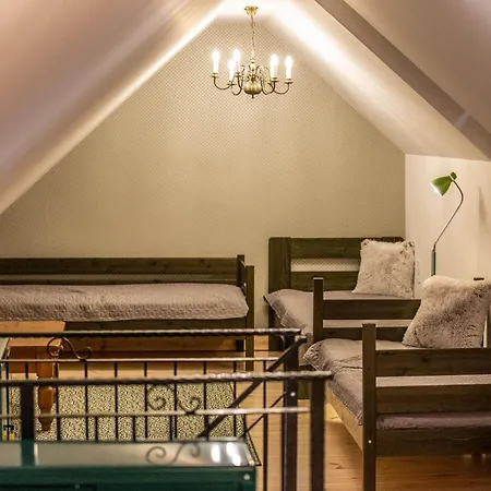 Oszter Udvarhaz Appartement Kekkut