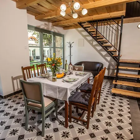 Apartment Oszter Udvarhaz Kekkut