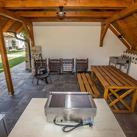 Oszter Udvarhaz Lejlighed