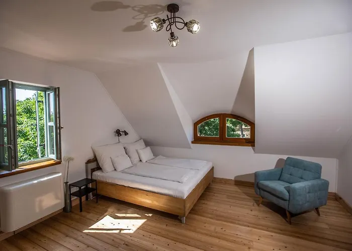 Oszter Udvarhaz דירה Kekkut