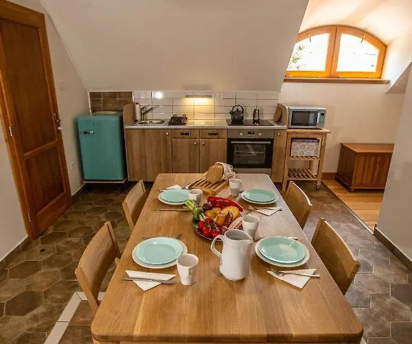 דירה Oszter Udvarhaz Kekkut