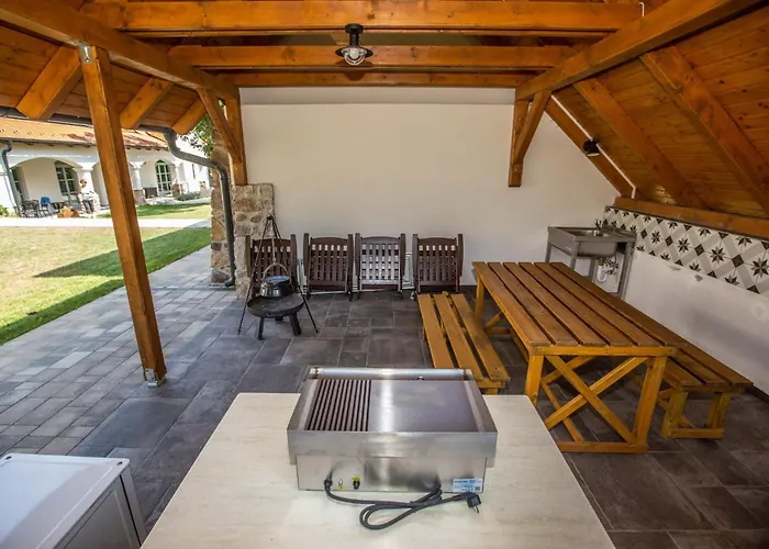 Oszter Udvarhaz דירה