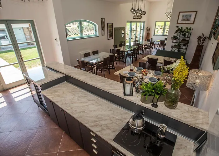 Oszter Udvarhaz דירה Kekkut